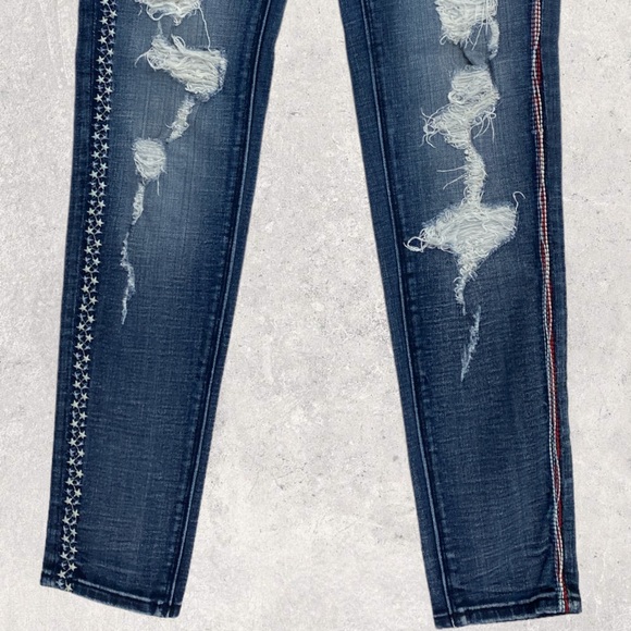 Cult of Individuality Distressed Women’s Jeans - Picture 3 of 11